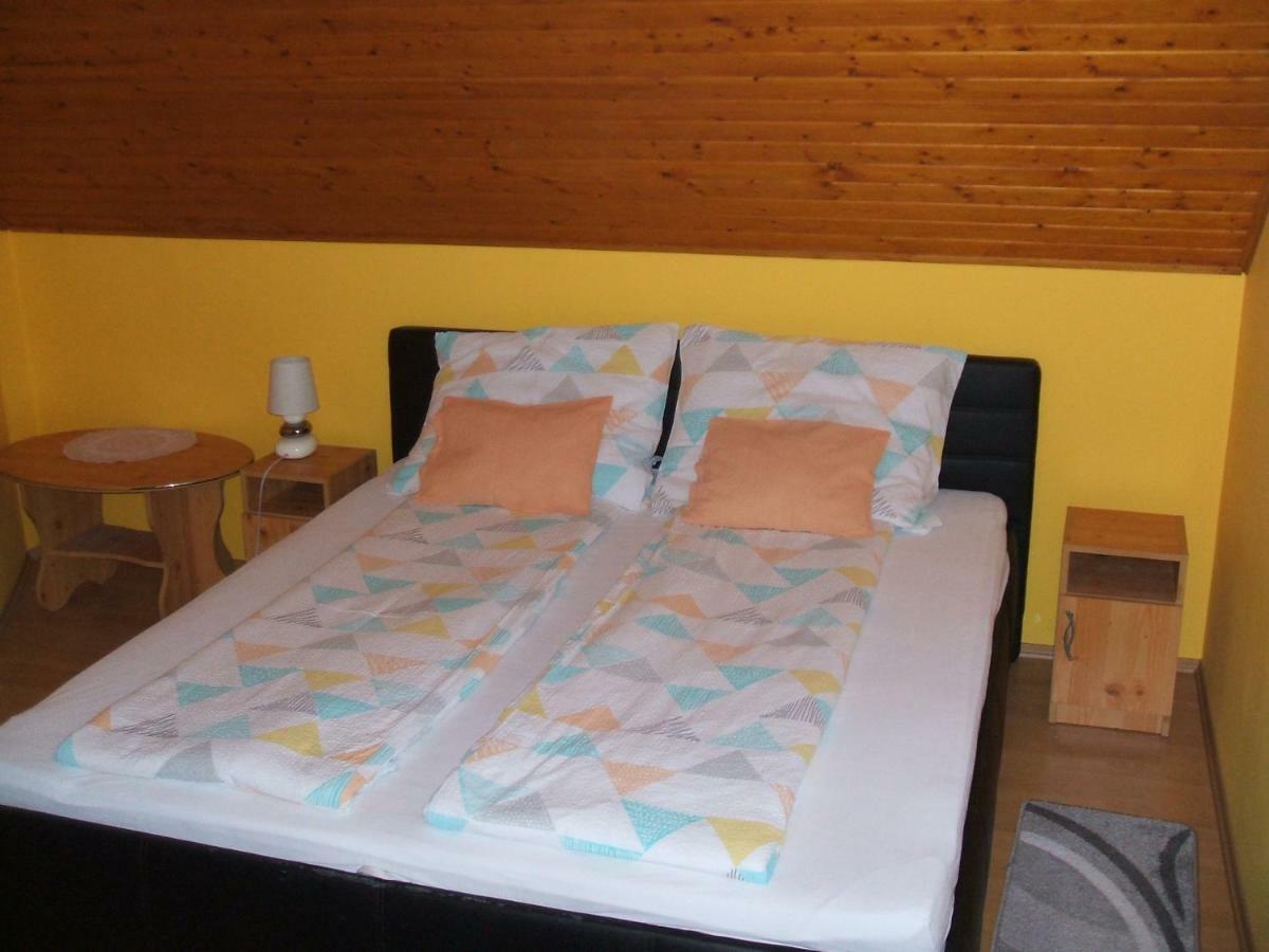 To Vendeghaz Hotel Debrecen Eksteriør billede
