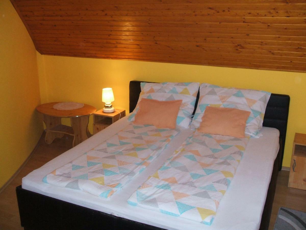 To Vendeghaz Hotel Debrecen Eksteriør billede